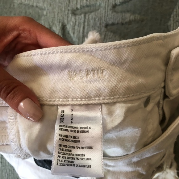 American Eagle Shorts White Distressed - Picture 3 of 5